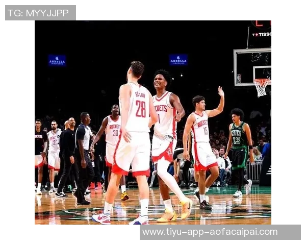 KD本赛季场均上场时间达到369分钟排名联盟第三仅次于马克西和阿门 KD本赛季场均上场时间达到369分钟排名联盟第三仅次于马克西和阿门